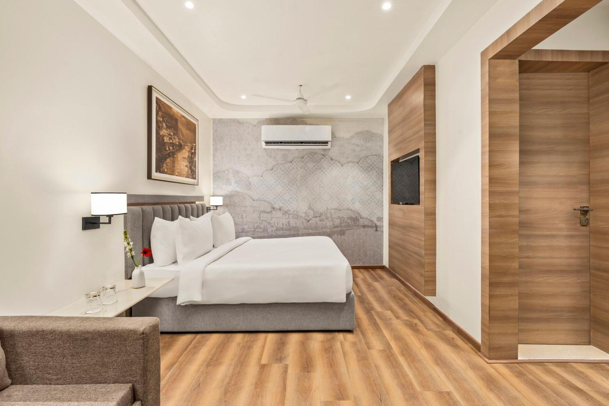 Country Inn Ayodhya - Opposite Airport ภายนอก รูปภาพ